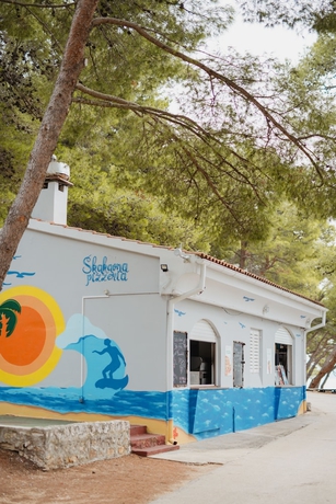 Imagen del bar/restaurante del Hotel Holiday Park Zelena Punta. Foto 2