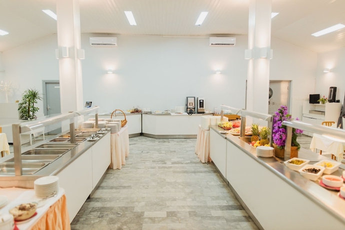 Imagen del bar/restaurante del Hotel Holiday Park Zelena Punta. Foto 3