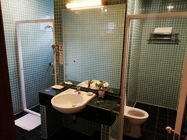 Imagen de los interiores del Hotel Holiday Place. Foto 5