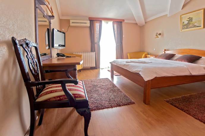 Imagen de la habitación del Hotel Holiday, Podgorica. Foto 3