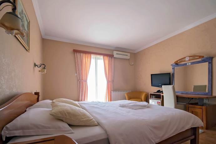 Imagen de la habitación del Hotel Holiday, Podgorica. Foto 7