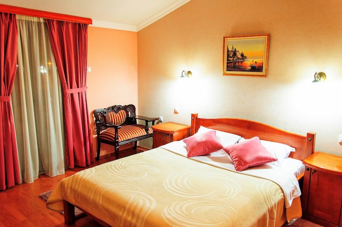 Imagen de la habitación del Hotel Holiday, Podgorica. Foto 9