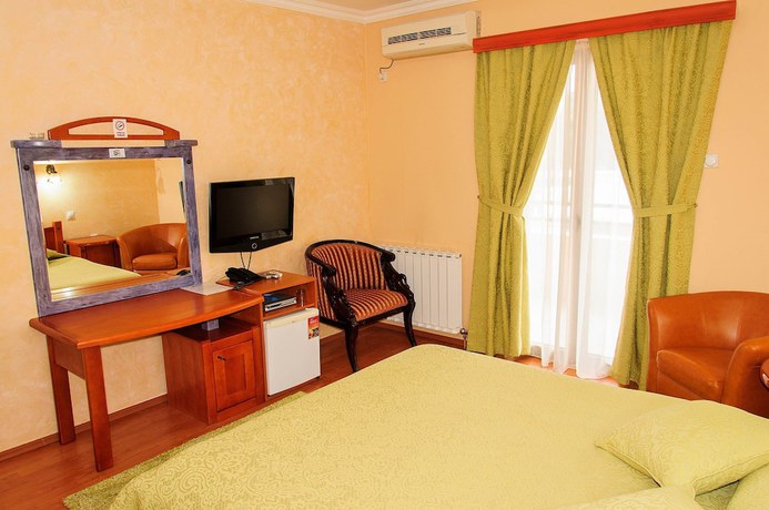 Imagen de la habitación del Hotel Holiday, Podgorica. Foto 12