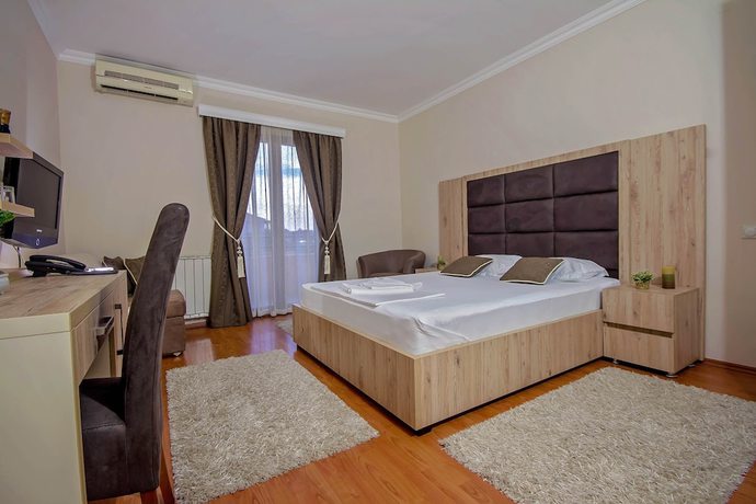 Imagen de la habitación del Hotel Holiday, Podgorica. Foto 16