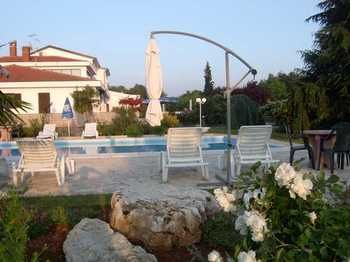 Imagen de la piscina del Hotel Holiday, Porec. Foto 14