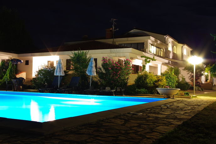 Imagen de los exteriores del Hotel Holiday, Porec. Foto 12