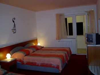 Imagen de la piscina del Hotel Holiday, Porec. Foto 16