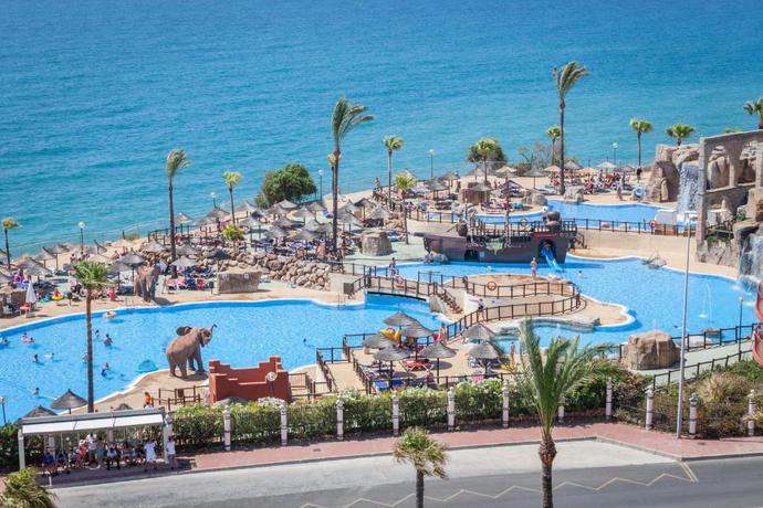 Imagen de los exteriores del Hotel Holiday Premium Resort. Foto 10