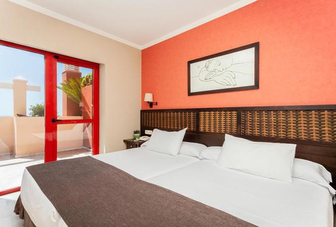 Imagen de la habitación del Hotel Holiday Premium Resort. Foto 6