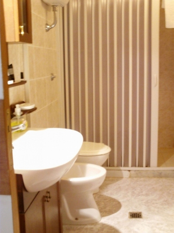 Imagen de la habitación del Hotel Holiday Residence. Foto 5