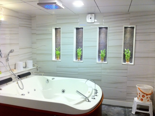 Imagen general del Hotel Holiday Resort. Foto 3