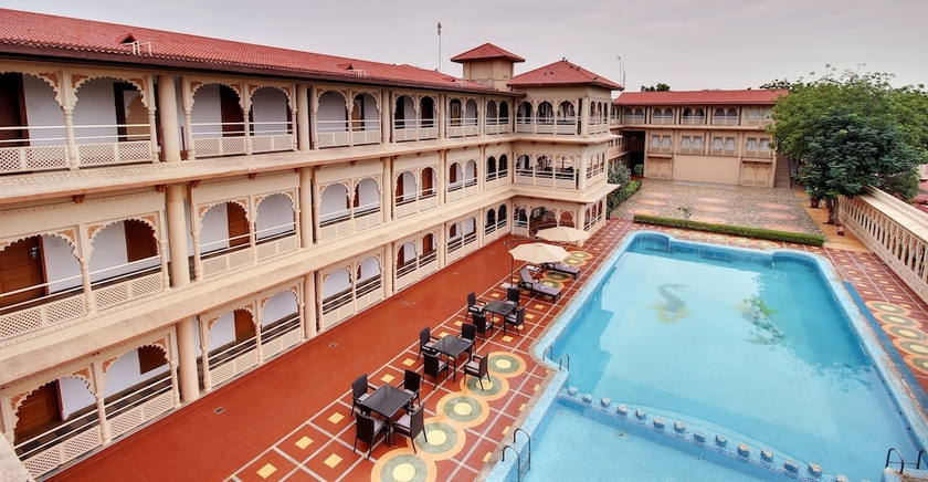 Imagen de los interiores del Hotel Holiday Resort and Spa A Unit of S Poddar Group. Foto 14