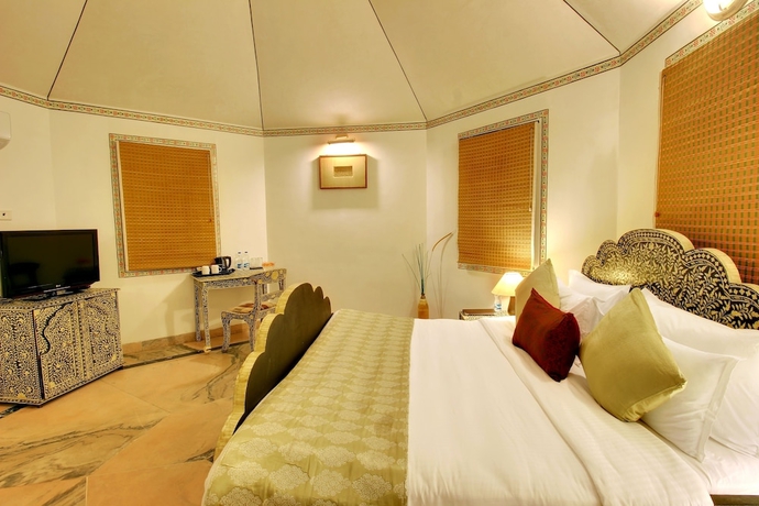 Imagen de la habitación del Hotel Holiday Resort and Spa A Unit of S Poddar Group. Foto 10