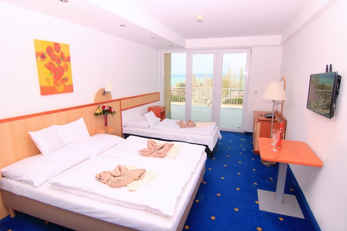 Imagen de la habitación del Hotel Holiday Resorts. Foto 4