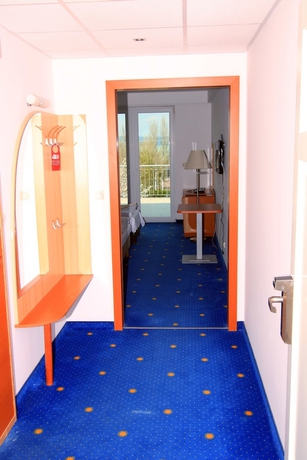 Imagen de la habitación del Hotel Holiday Resorts. Foto 5