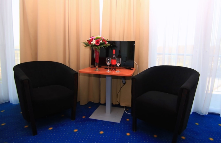 Imagen de la habitación del Hotel Holiday Resorts. Foto 9