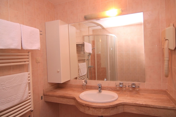Imagen de la habitación del Hotel Holiday Resorts. Foto 11