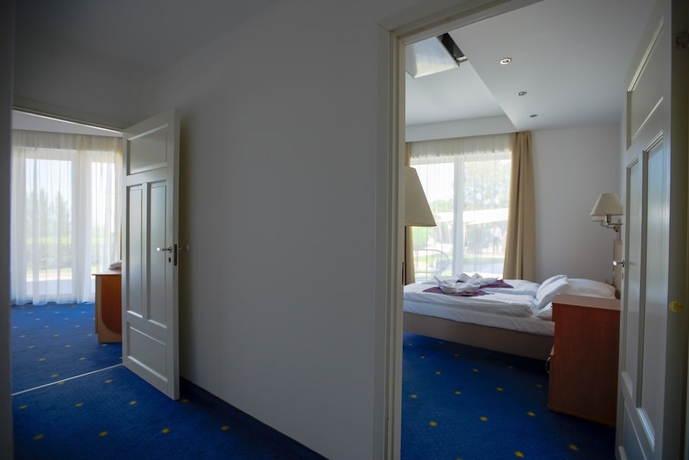 Imagen de la habitación del Hotel Holiday Resorts. Foto 13
