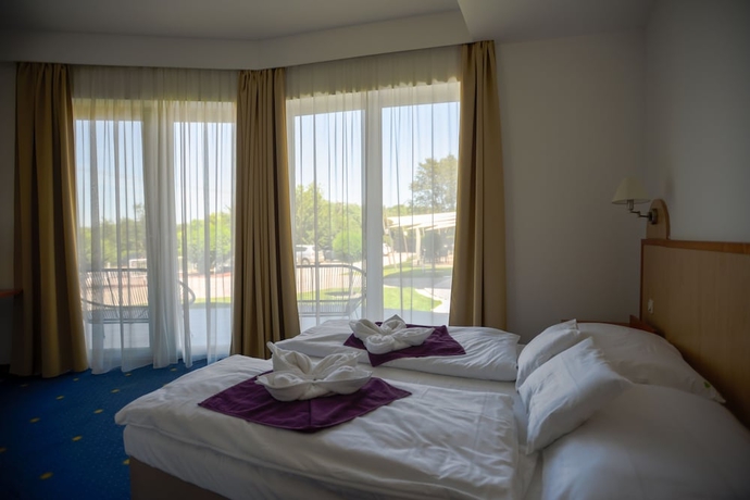 Imagen de la habitación del Hotel Holiday Resorts. Foto 14