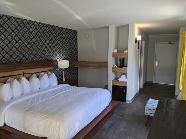 Imagen general del Hotel Holiday Shores. Foto 8