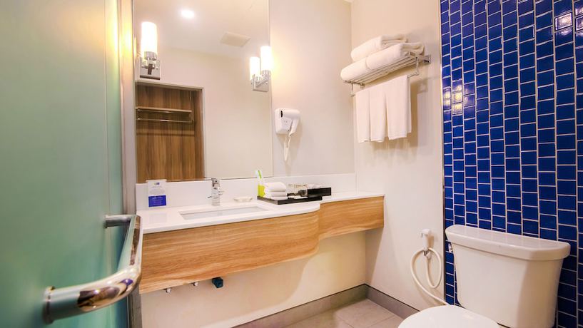 Imagen de la habitación del Hotel Holiday Style Ao Nang Beach Resort, Krabi. Foto 5