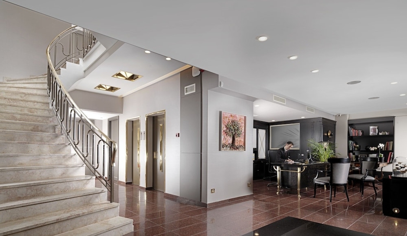 Imagen de los interiores del Hotel Holiday Suites, Atenas. Foto 18