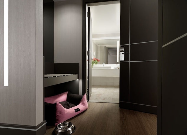 Imagen de la habitación del Hotel Holiday Suites, Atenas. Foto 10
