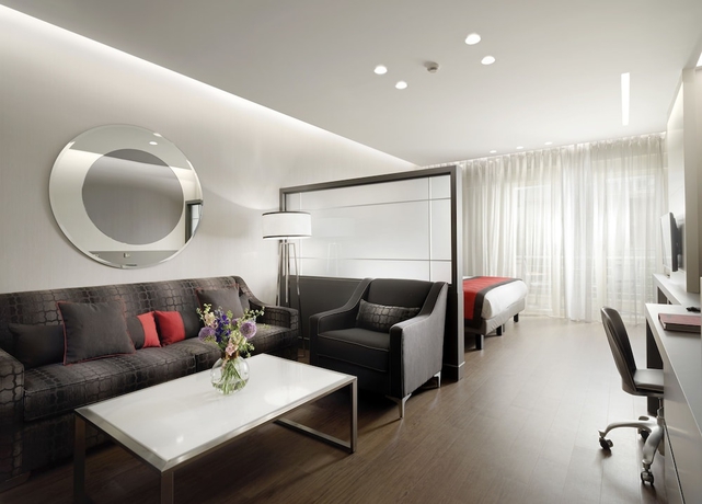 Imagen de la habitación del Hotel Holiday Suites, Atenas. Foto 15