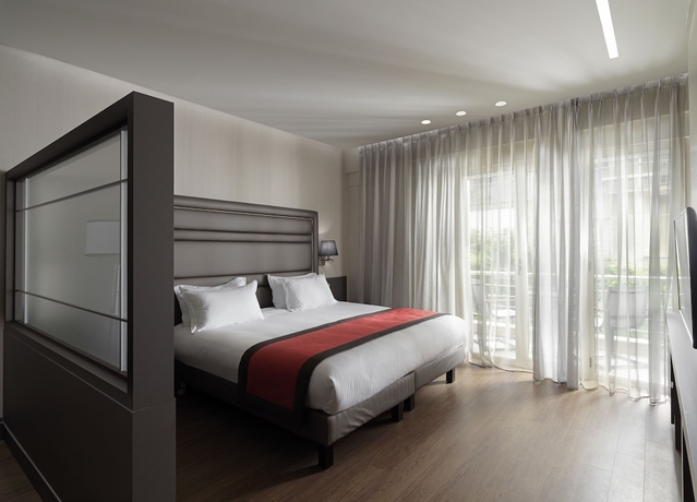 Imagen de la habitación del Hotel Holiday Suites. Foto 4