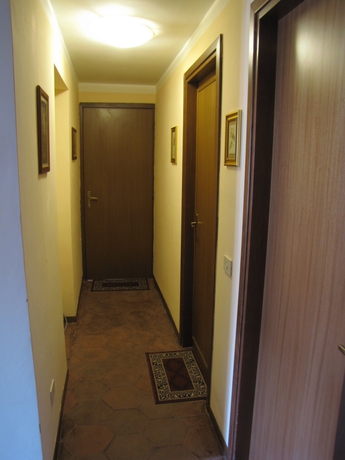 Imagen de los interiores del Hotel Holiday Sunny Roma ByB. Foto 12