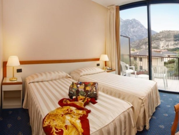 Imagen general del Hotel Holiday, Torbole Sul Garda. Foto 2