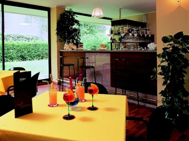 Imagen general del Hotel Holiday, Torbole Sul Garda. Foto 3