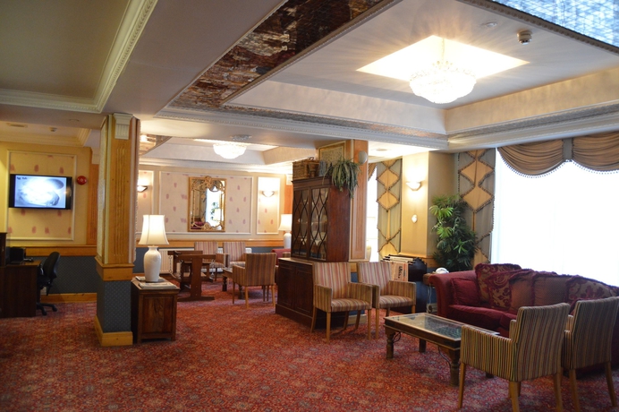 Imagen de los interiores del Hotel Holiday Villa. Foto 15