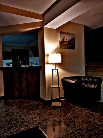 Imagen de los interiores del Hotel Holiday Villa, Tbilisi. Foto 16