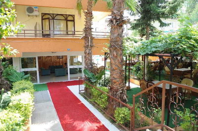 Imagen general del Hotel Holiday World. Foto 1
