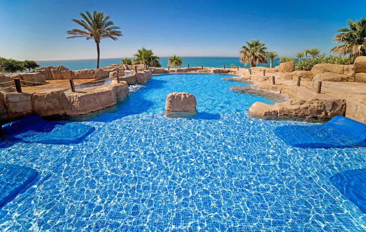 Imagen de la piscina del Hotel Holiday World Polynesia Affiliated by Meli&aacute;. Foto 15