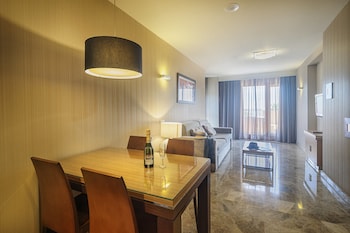 Imagen de la habitación del Hotel Holiday World Polynesia Affiliated by Meli&aacute;. Foto 2