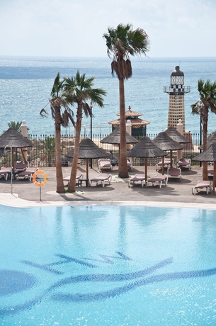 Imagen de la piscina del Hotel Holiday World Polynesia. Foto 17