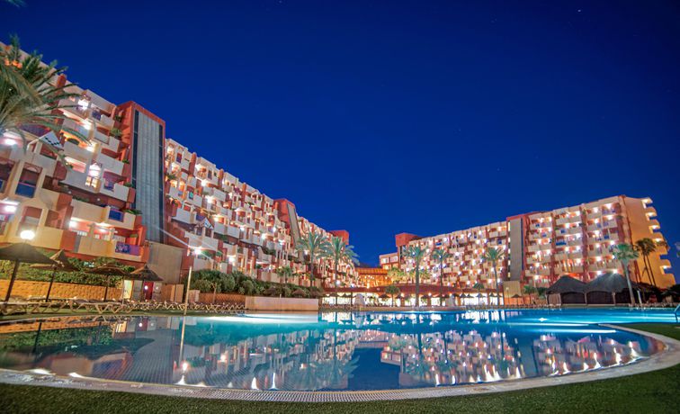 Imagen general del Hotel Holiday World Resort Affiliated by Meli&aacute;. Foto 1