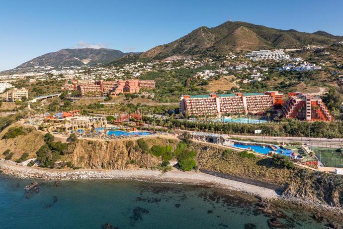 Imagen de los exteriores del Hotel Holiday World Resort Affiliated by Meli&aacute;. Foto 14