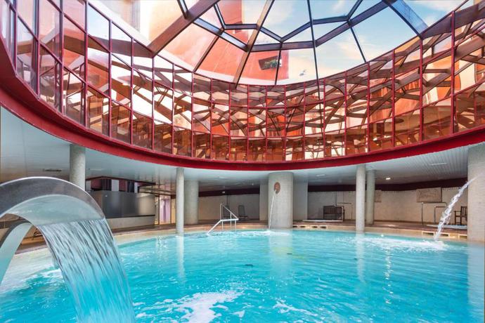 Imagen de la piscina del Hotel Holiday World Resort Affiliated by Meli&aacute;. Foto 23