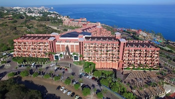 Imagen general del Hotel Holiday World Resort Affiliated by Meli&aacute;. Foto 2