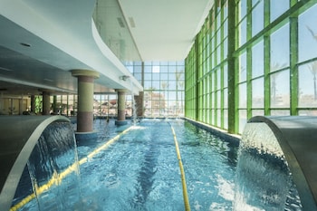 Imagen de los interiores del Hotel Holiday World Resort Affiliated by Meli&aacute;. Foto 7