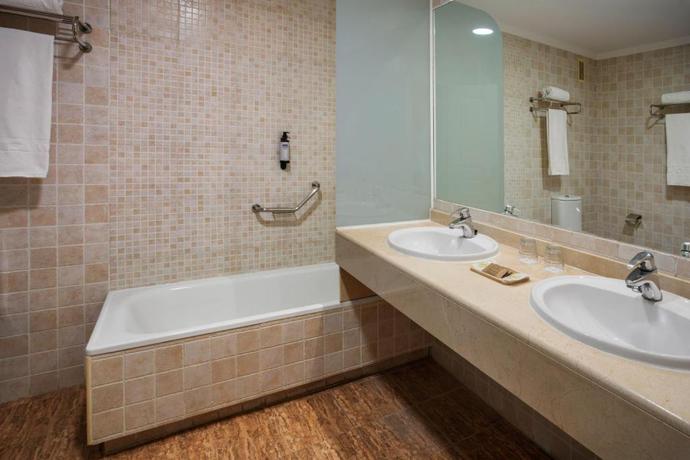 Imagen de la habitación del Hotel Holiday World Resort Affiliated by Meli&aacute;. Foto 12