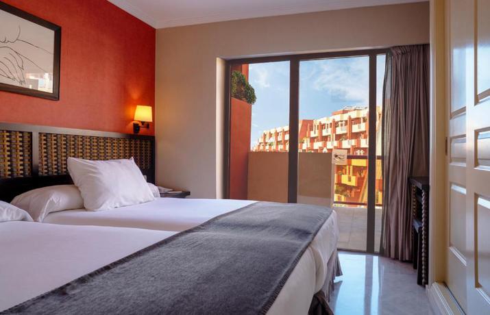 Imagen general del Hotel Holiday World Resort. Foto 1