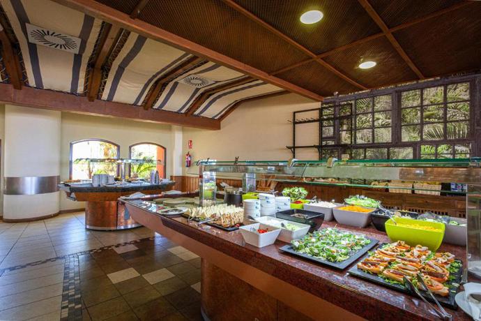 Imagen general del Hotel Holiday World Resort. Foto 16