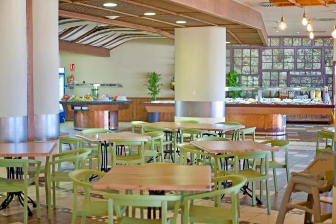 Imagen general del Hotel Holiday World Resort. Foto 17