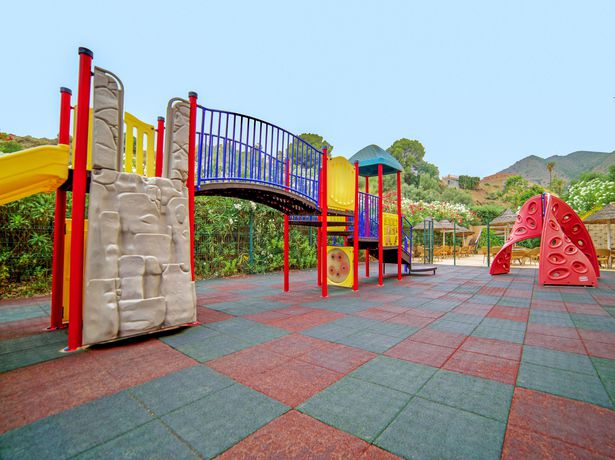 Imagen de los interiores del Hotel Holiday World Riwo Affiliated By Melia. Foto 11