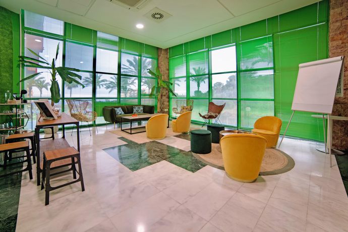 Imagen de los interiores del Hotel Holiday World Riwo Affiliated By Melia. Foto 16