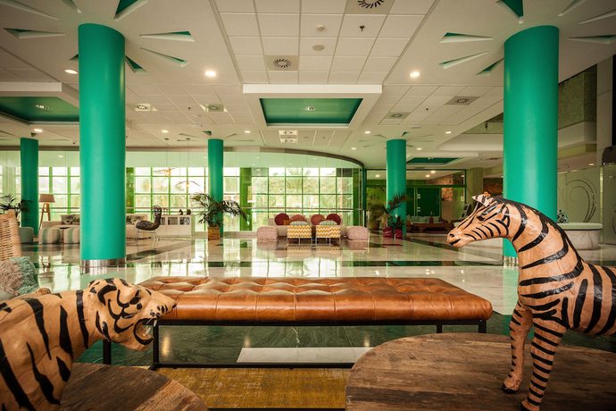 Imagen de los interiores del Hotel Holiday World Riwo Affiliated By Melia. Foto 11